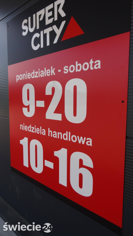 Market Super City na dzień przed otwarciem