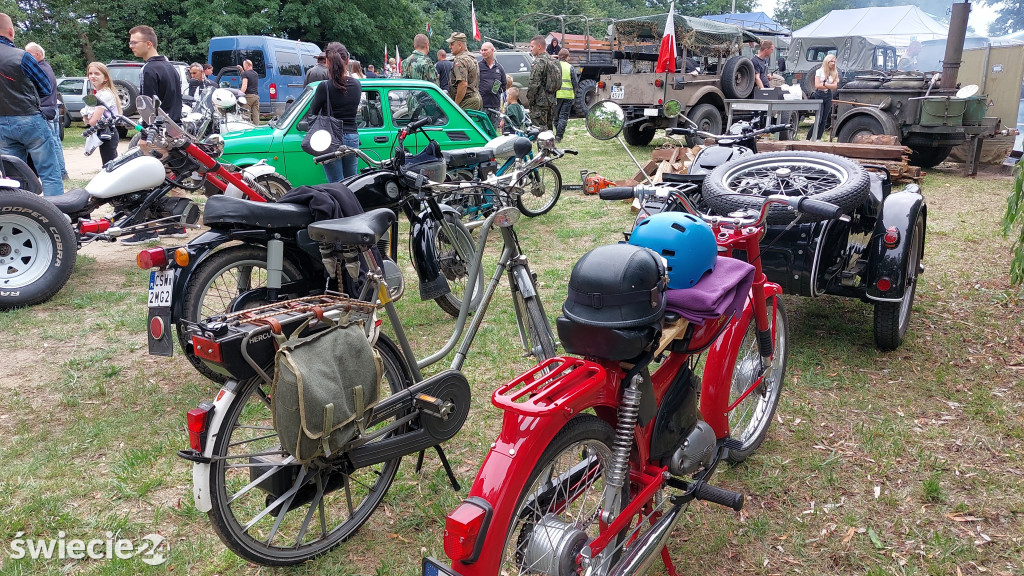 Zlot pojazdów militarnych w Świekatowie