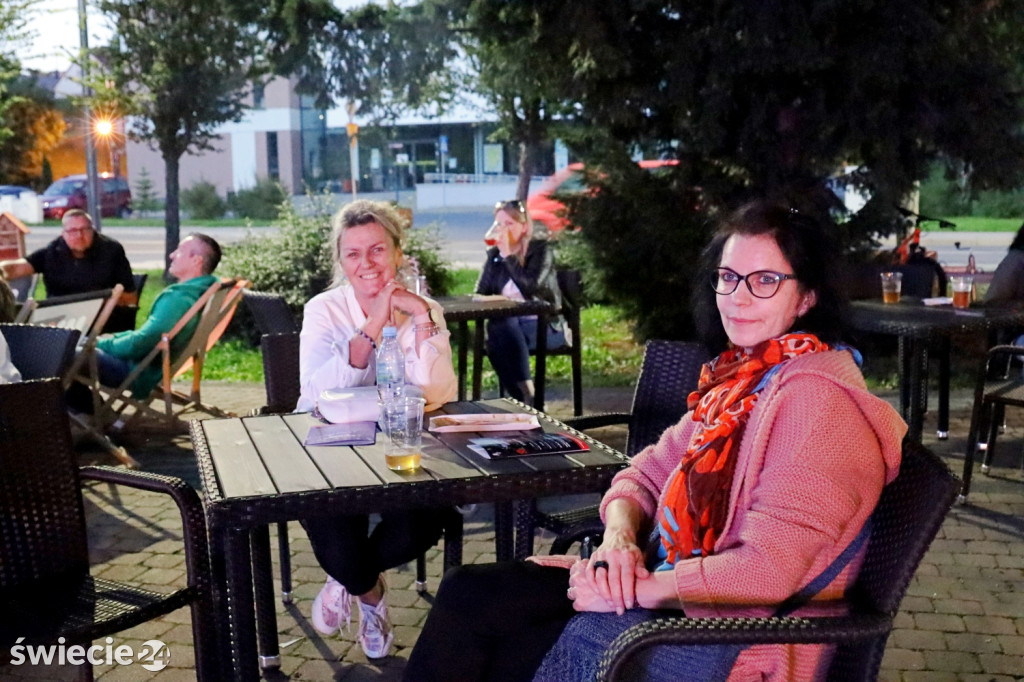 Karaoke w parku w Świeciu