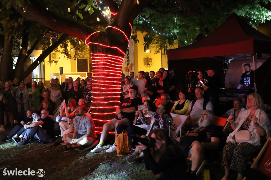 Boogie Woogie, czyli nocne show w parku