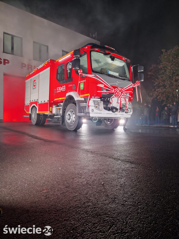 Nowy wóz strażaków z Pruszcza