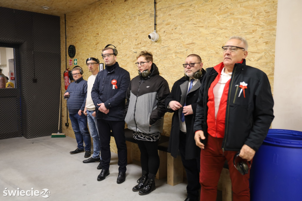 Tu postrzelasz z kałacha