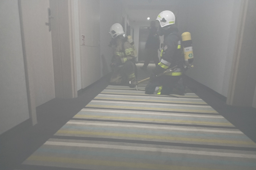 Ćwiczenia strażaków w hotelu Hanza Pałac
