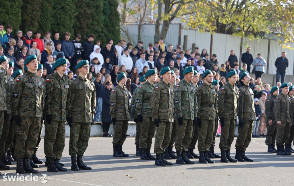 Mundurówka w ZSP w Świeciu