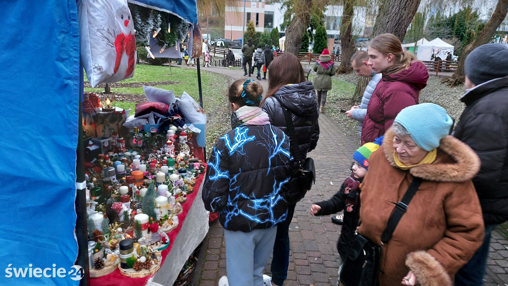 Kolorowo na Jarmarku Świątecznym w Świeciu