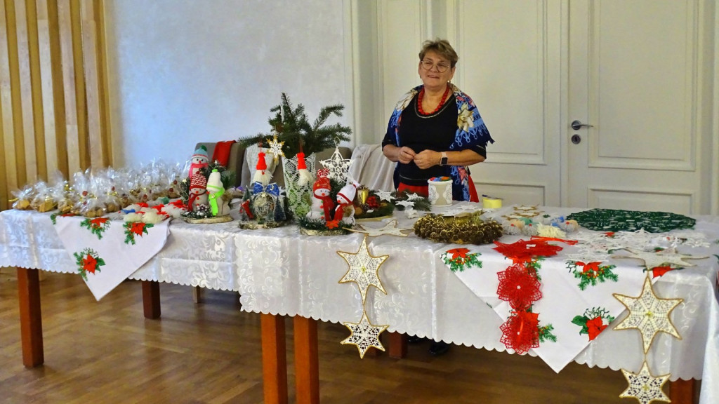 Mikołajkowe spotkanie dzieci i seniorów z  Bukowca