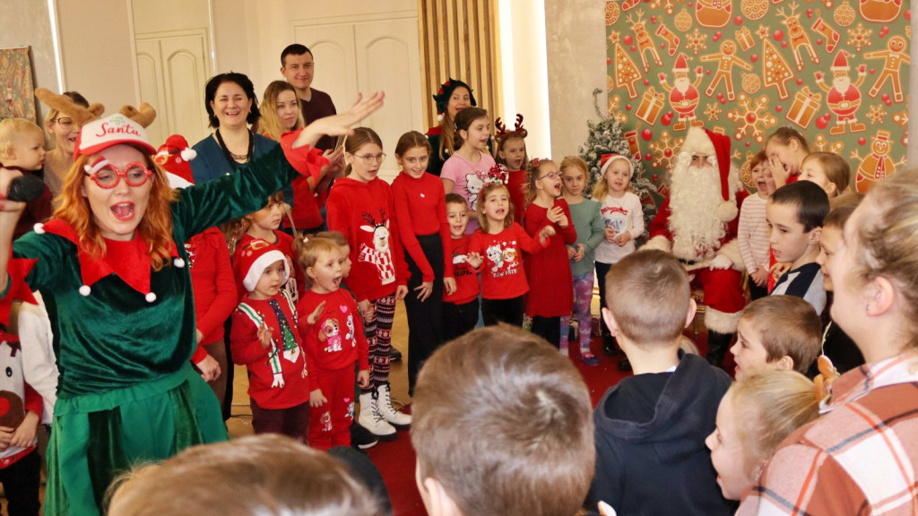 Mikołajkowe spotkanie dzieci i seniorów z  Bukowca