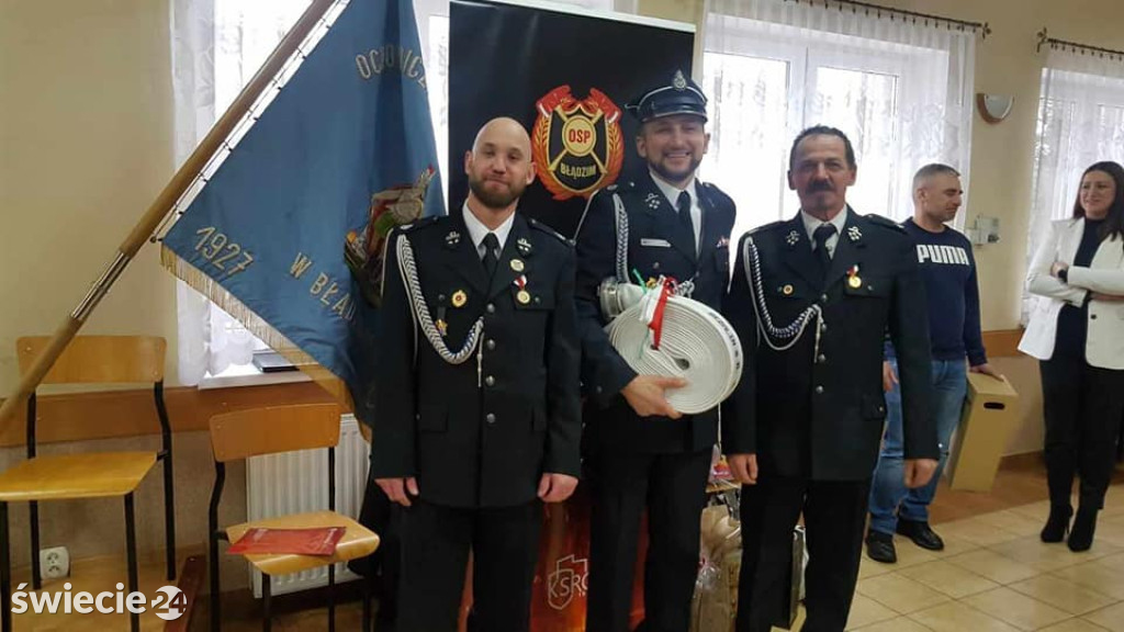 Przekazanie samochodu Volvo strażakom z Błądzimia