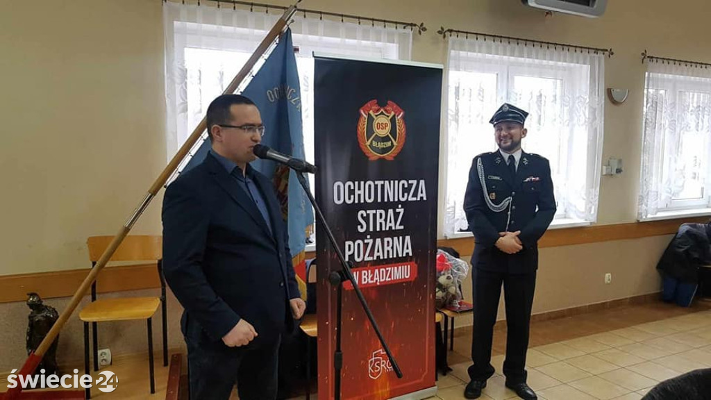 Przekazanie samochodu Volvo strażakom z Błądzimia