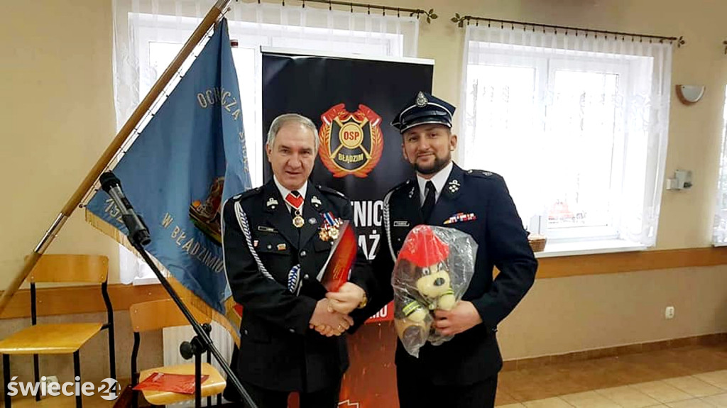 Przekazanie samochodu Volvo strażakom z Błądzimia