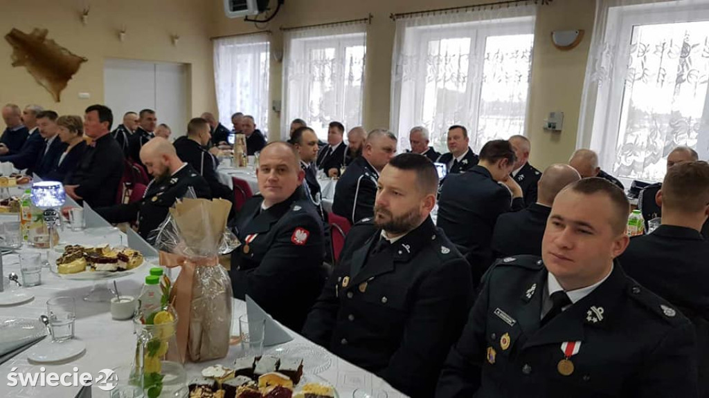 Przekazanie samochodu Volvo strażakom z Błądzimia