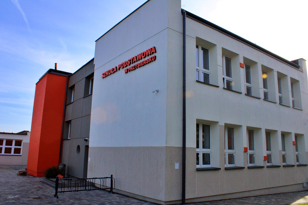 Szkoła w Przysiersku już po przebudowie