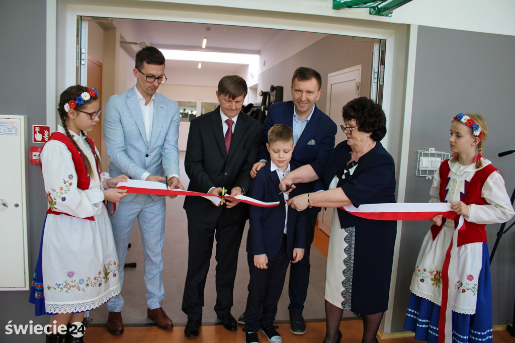 Otwarcie szkoły w Przysiersku po remoncie