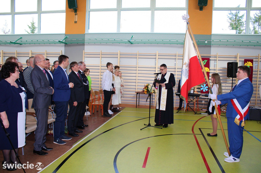 Otwarcie szkoły w Przysiersku po remoncie