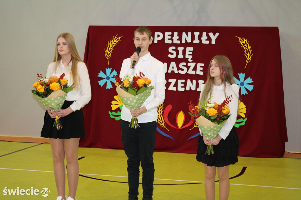 Otwarcie szkoły w Przysiersku po remoncie