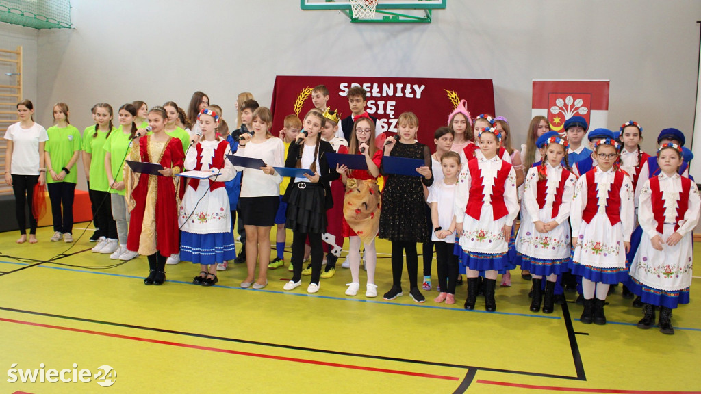Otwarcie szkoły w Przysiersku po remoncie