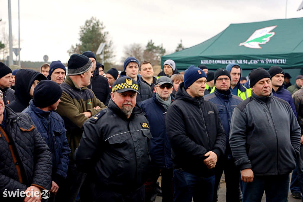 Protest — do Świecia wjechało 400 traktorów