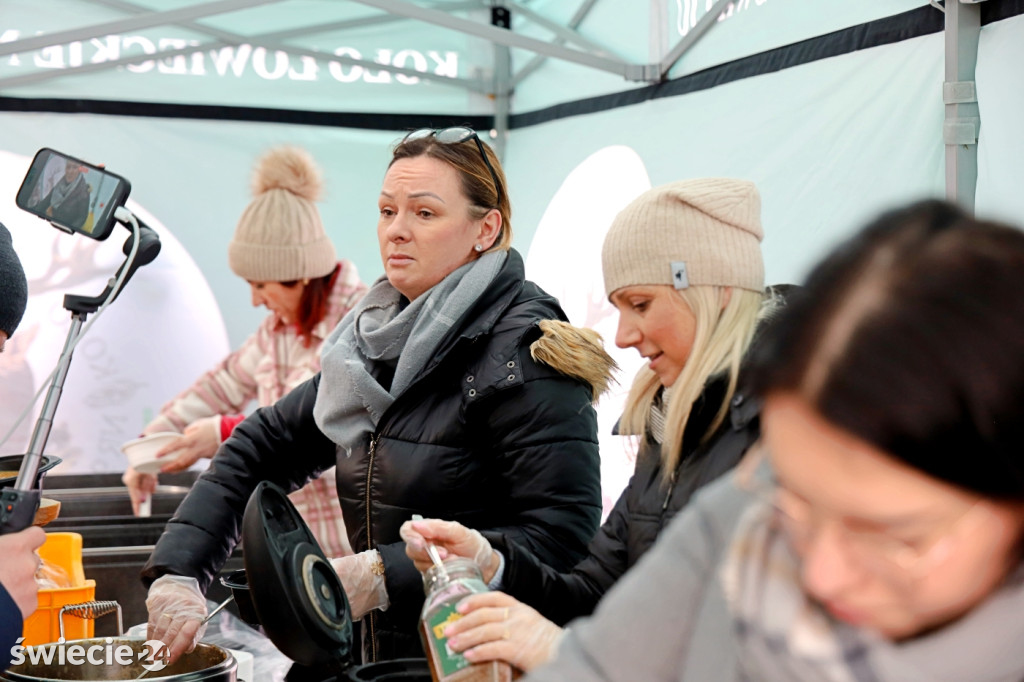 Protest — do Świecia wjechało 400 traktorów