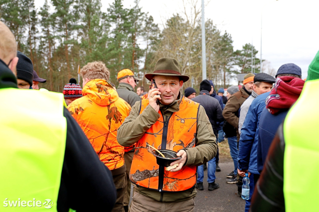 Protest — do Świecia wjechało 400 traktorów