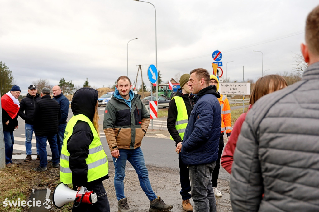 Protest — do Świecia wjechało 400 traktorów