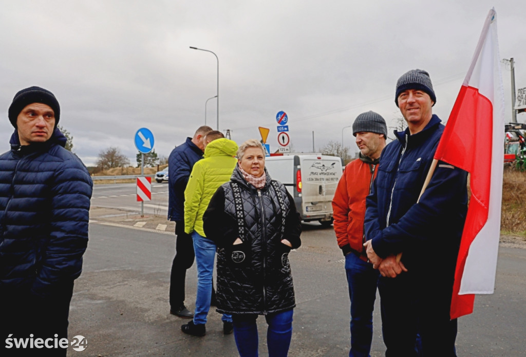 Protest — do Świecia wjechało 400 traktorów
