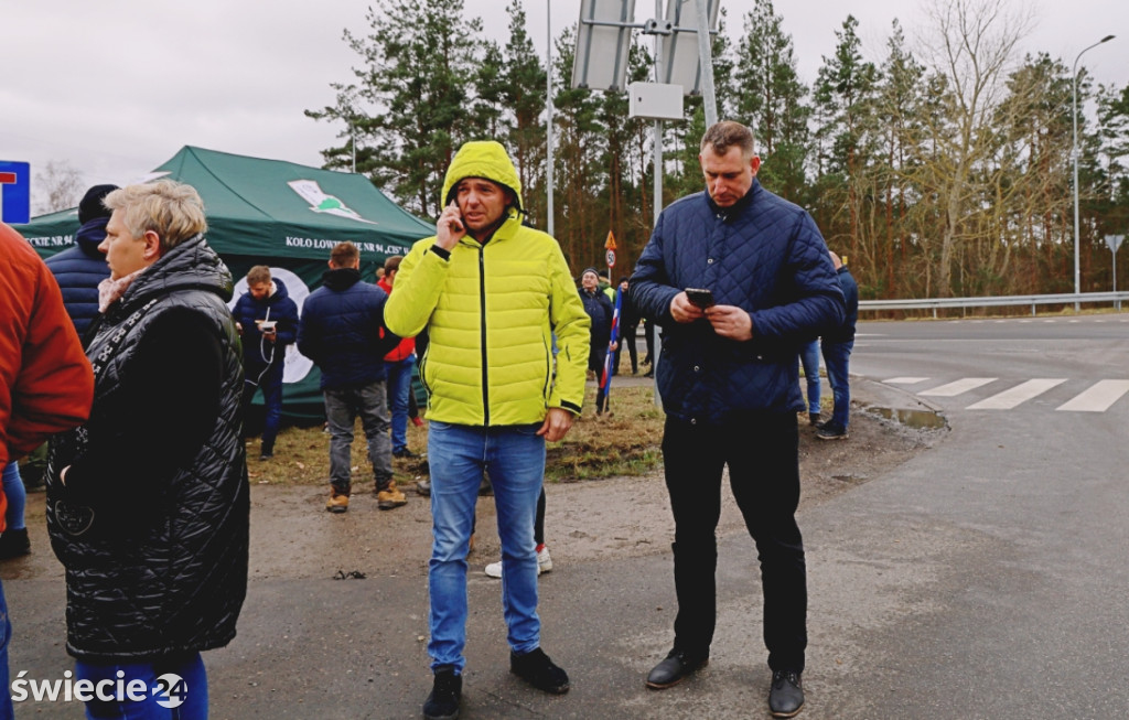 Protest — do Świecia wjechało 400 traktorów