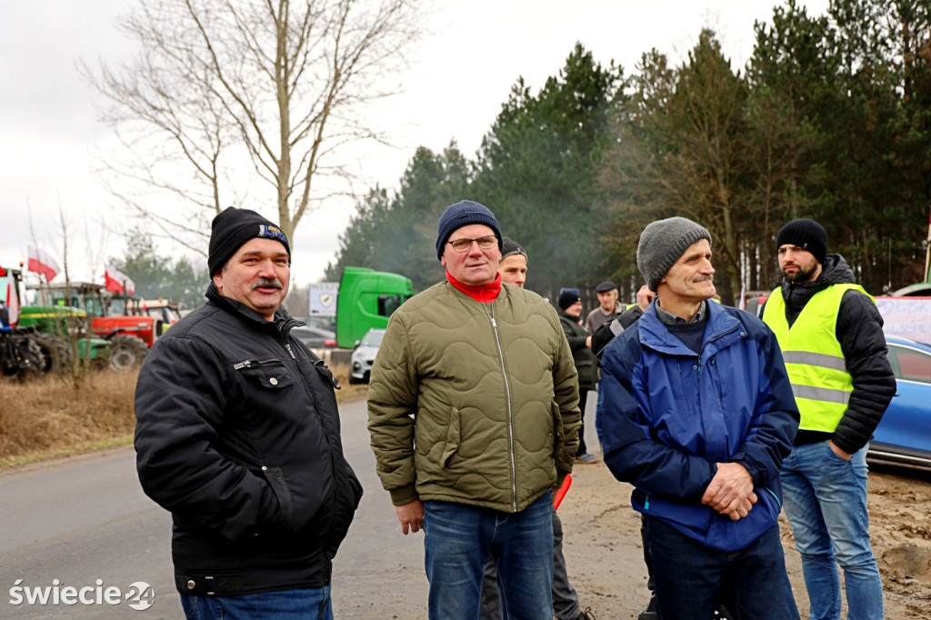 Protest — do Świecia wjechało 400 traktorów