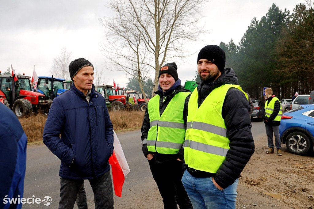 Protest — do Świecia wjechało 400 traktorów