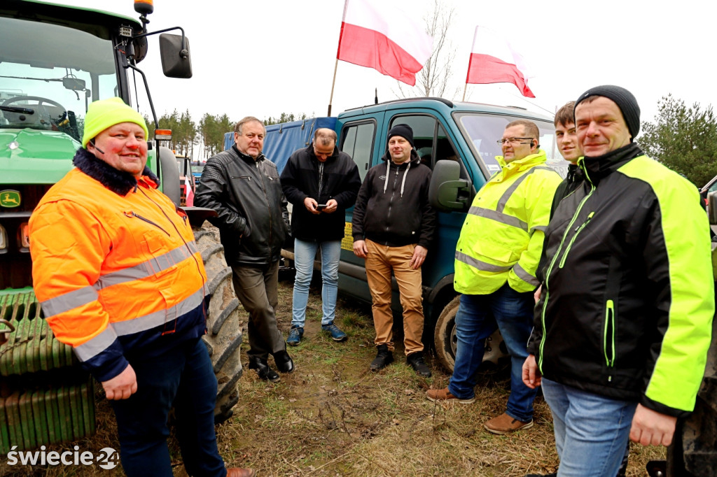 Protest — do Świecia wjechało 400 traktorów