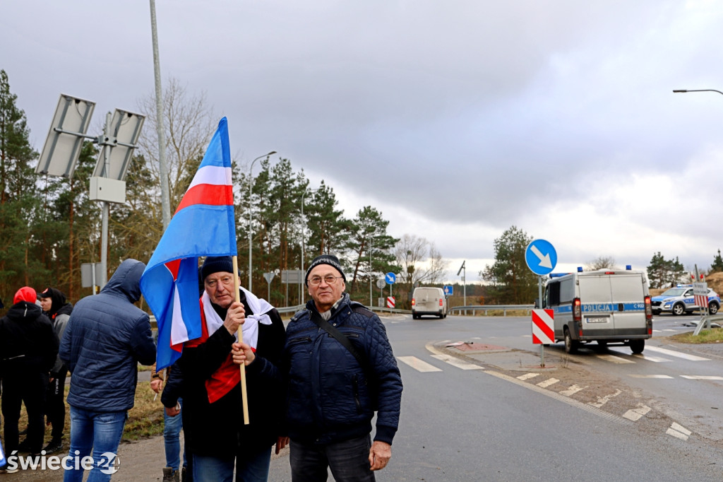 Protest — do Świecia wjechało 400 traktorów