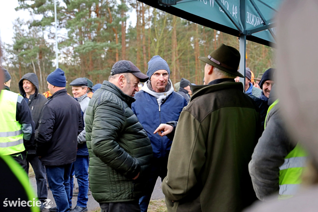 Protest — do Świecia wjechało 400 traktorów