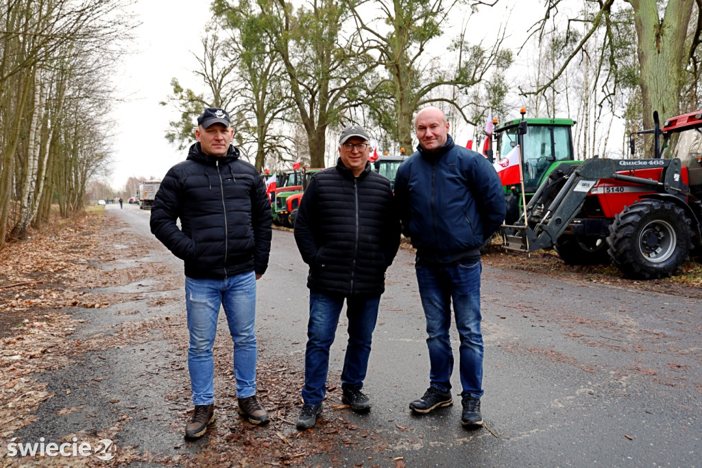 Protest — do Świecia wjechało 400 traktorów