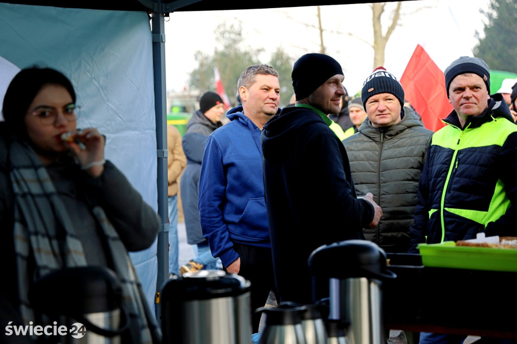 Protest — do Świecia wjechało 400 traktorów