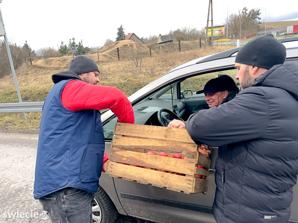 Protest — do Świecia wjechało 400 traktorów