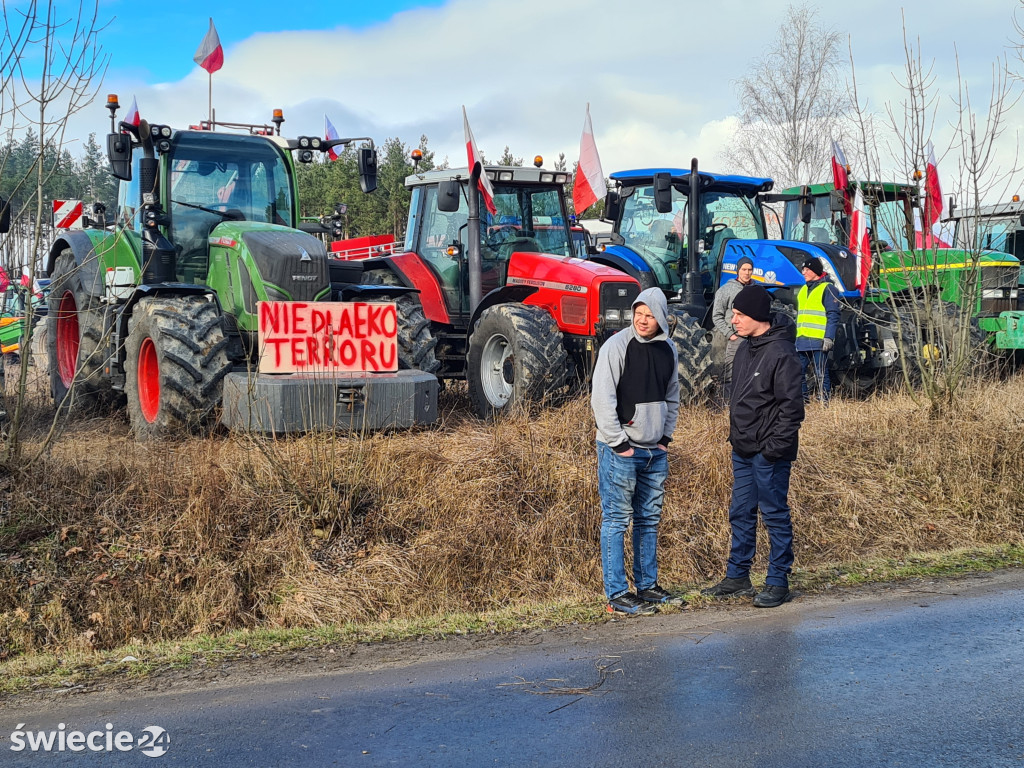 Protest — do Świecia wjechało 400 traktorów