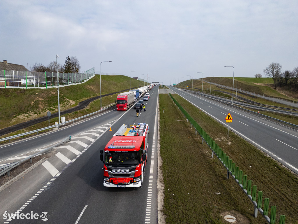 Rolnicy blokują drogę ekspresową pod Świeciem