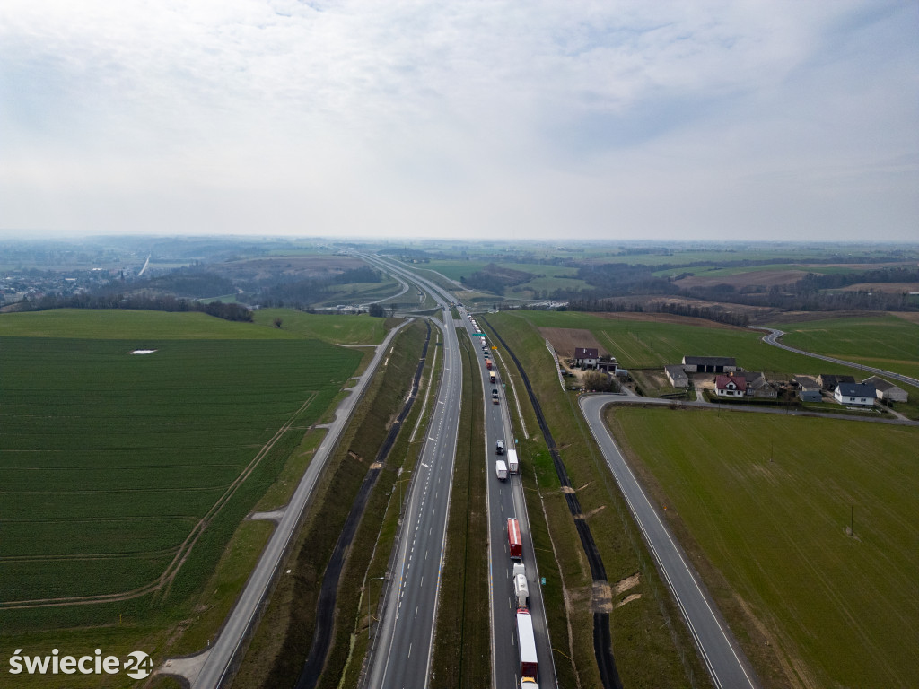 Rolnicy blokują drogę ekspresową pod Świeciem