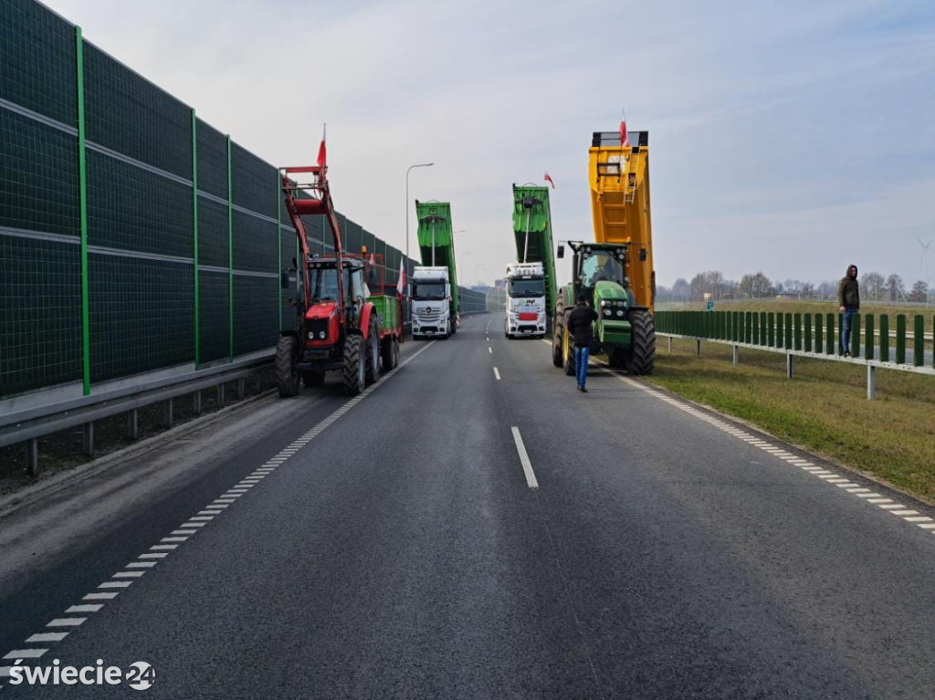 Rolnicy blokują drogę ekspresową pod Świeciem