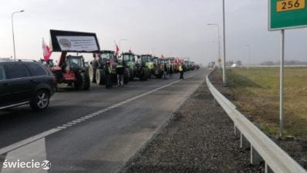 Rolnicy blokują drogę ekspresową pod Świeciem