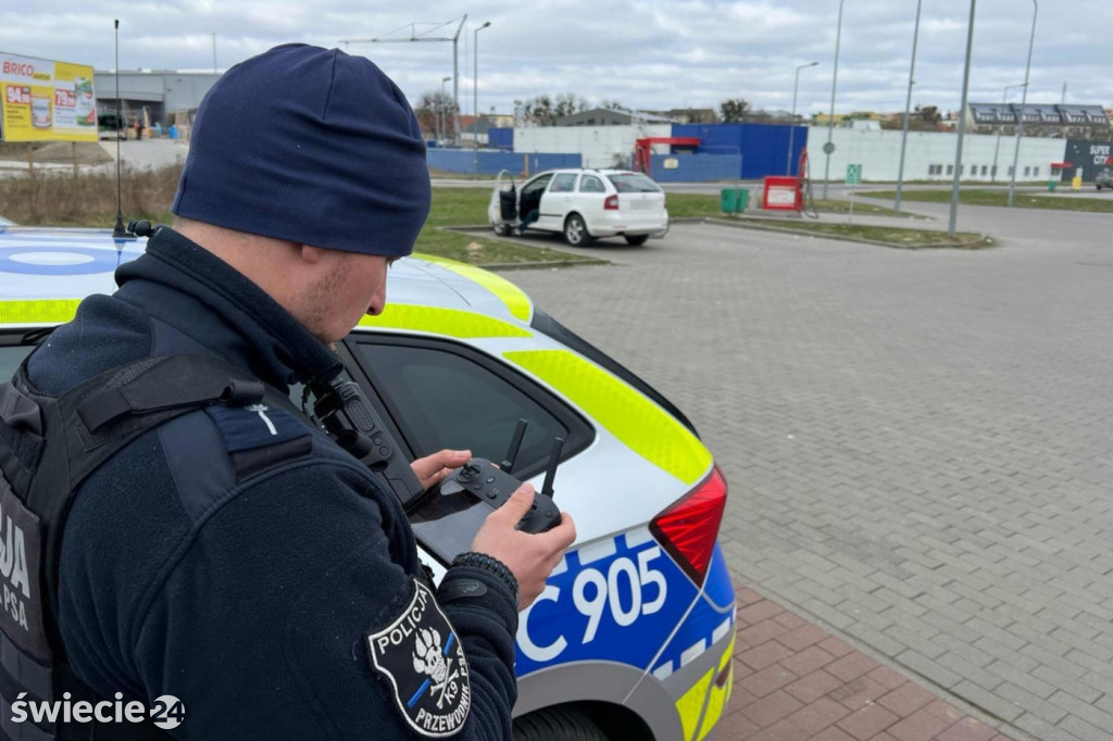 Policjanci obserwowali kierowców z drona