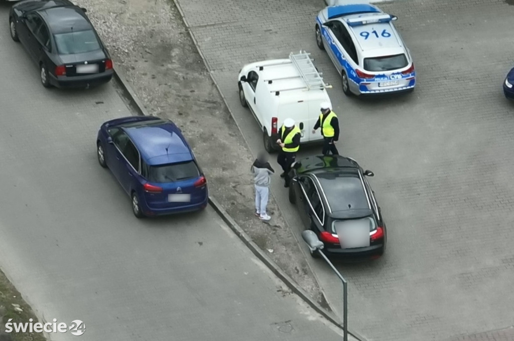 Policjanci obserwowali kierowców z drona
