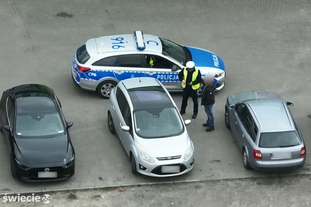 Policjanci obserwowali kierowców z drona
