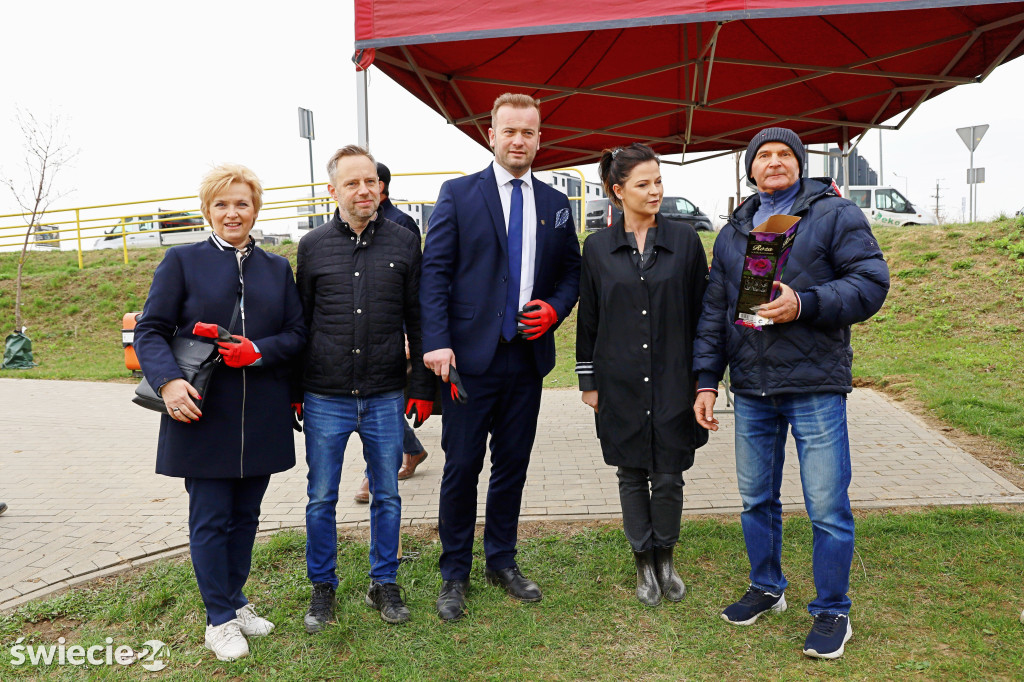 Radni sadzili las na Mariankach