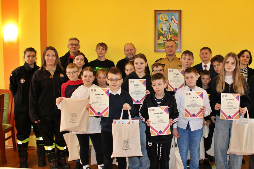 W gminie Bukowiec wyłoniono uczniów, którzy najwięcej wiedzą o pożarnictwie