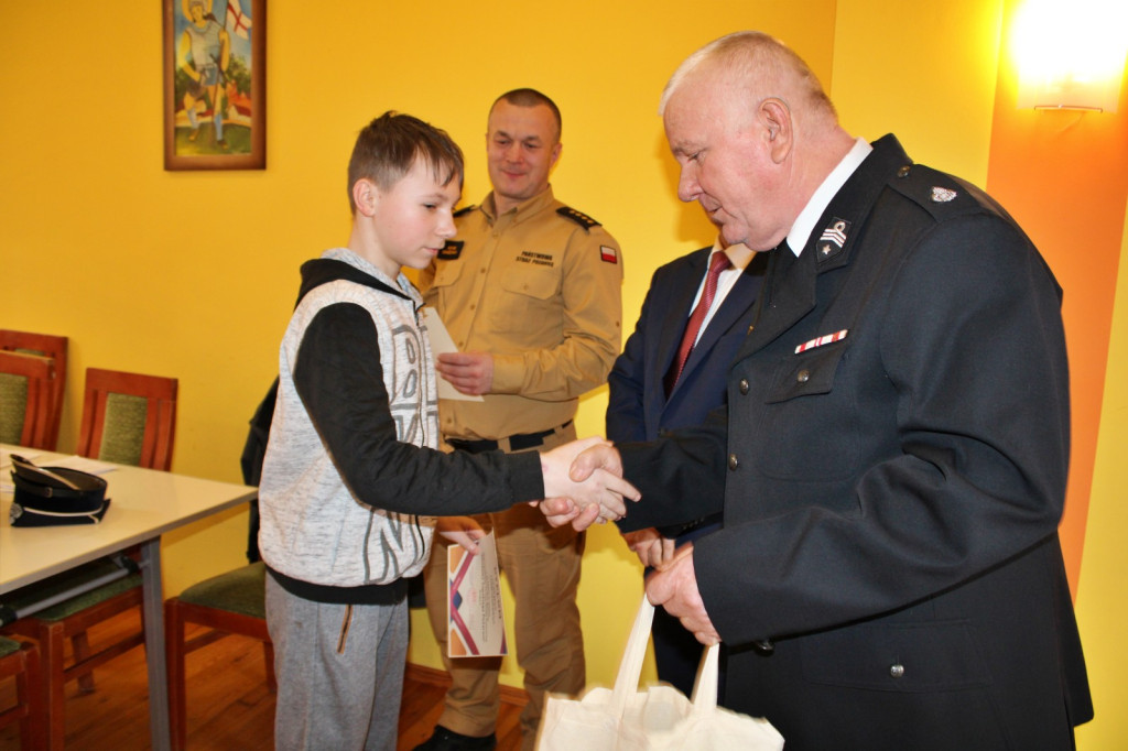 W gminie Bukowiec wyłoniono uczniów, którzy najwięcej wiedzą o pożarnictwie