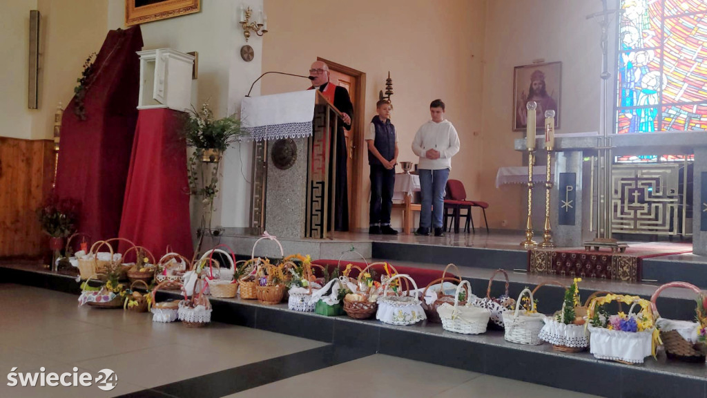 Wielka Sobota. Święcenie pokarmów w Przechowie