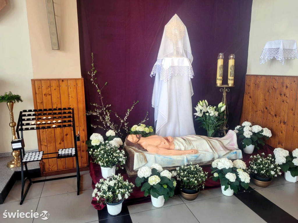 Wielka Sobota. Święcenie pokarmów w Przechowie