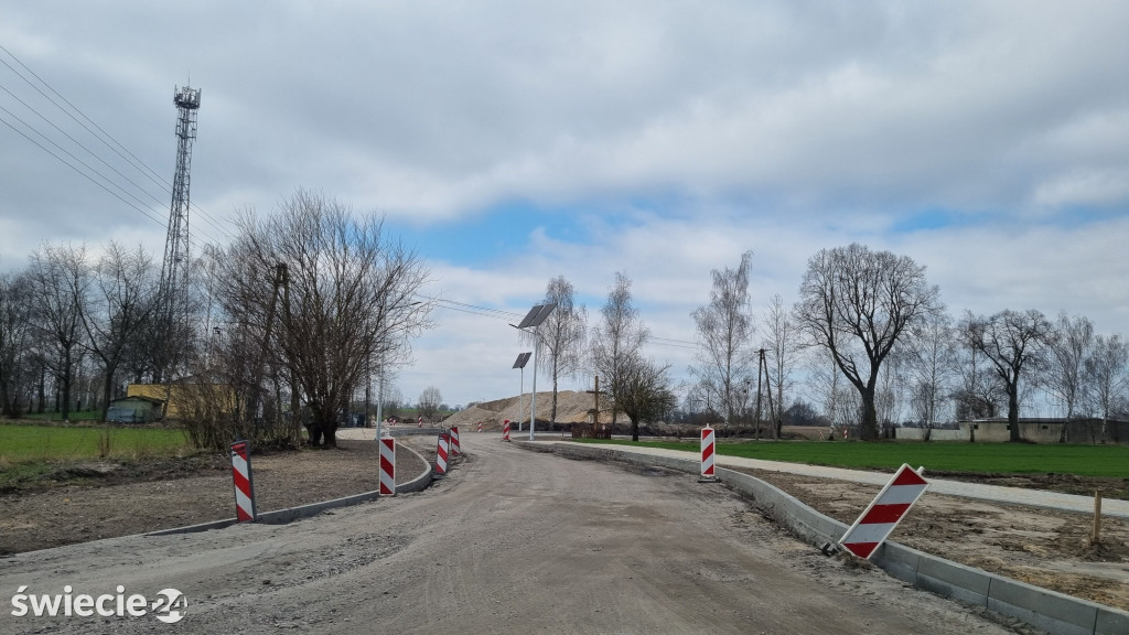 Budowa drogi w Luszkówku