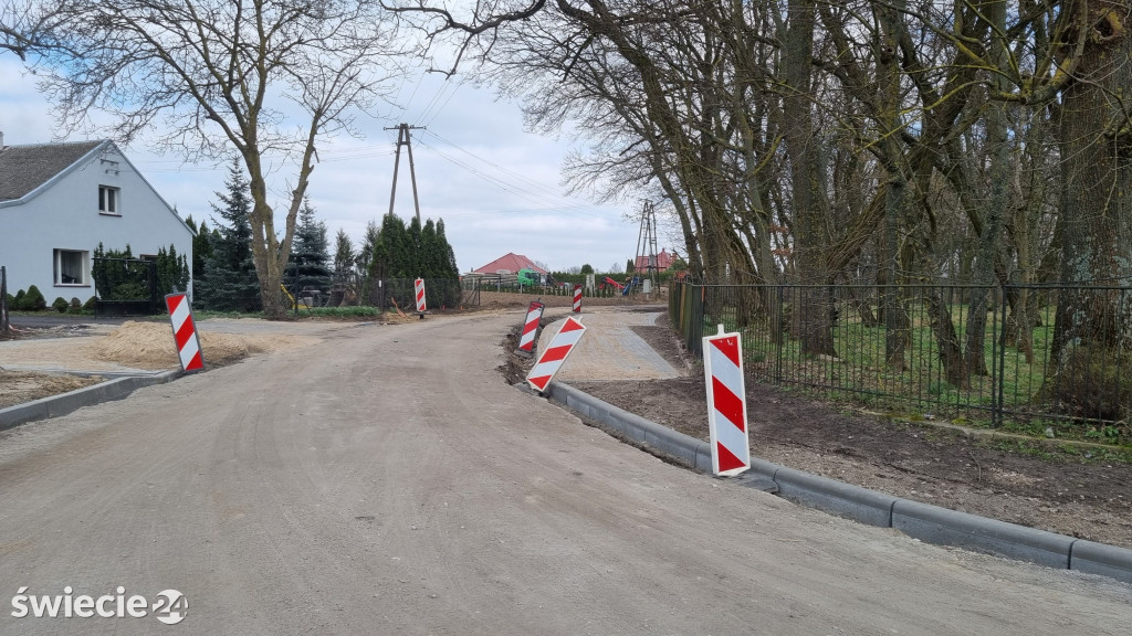 Budowa drogi w Luszkówku