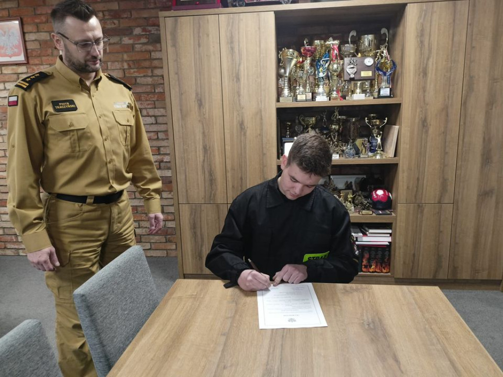 Nowy strażak zawodowy złożył ślubowanie